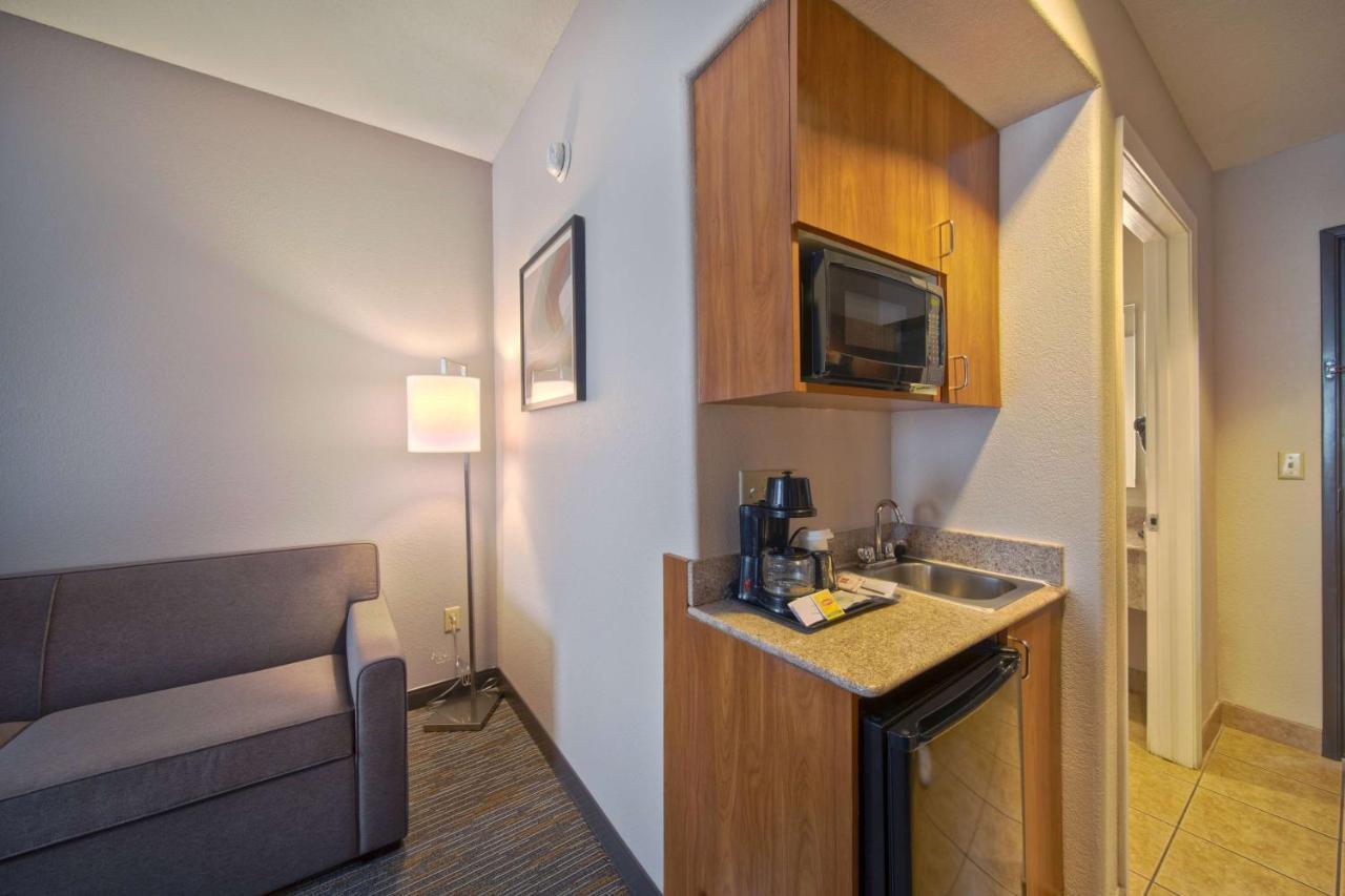 Wingate By Wyndham Houston Bush Intercontinental Airport Hotel Exterior photo