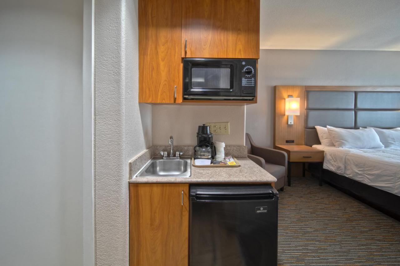 Wingate By Wyndham Houston Bush Intercontinental Airport Hotel Exterior photo