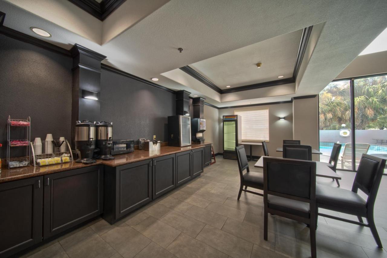 Wingate By Wyndham Houston Bush Intercontinental Airport Hotel Exterior photo