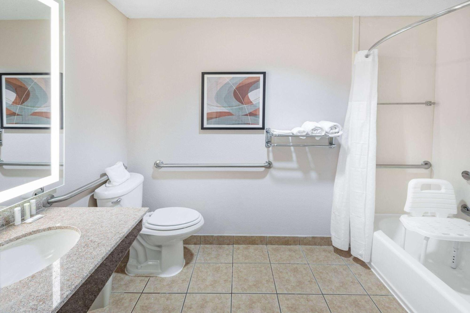 Wingate By Wyndham Houston Bush Intercontinental Airport Hotel Exterior photo